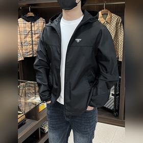 Prada 2026ss早秋新款發布 普拉達立領夾克外套，秋季爆款夾薄棉夾克外套