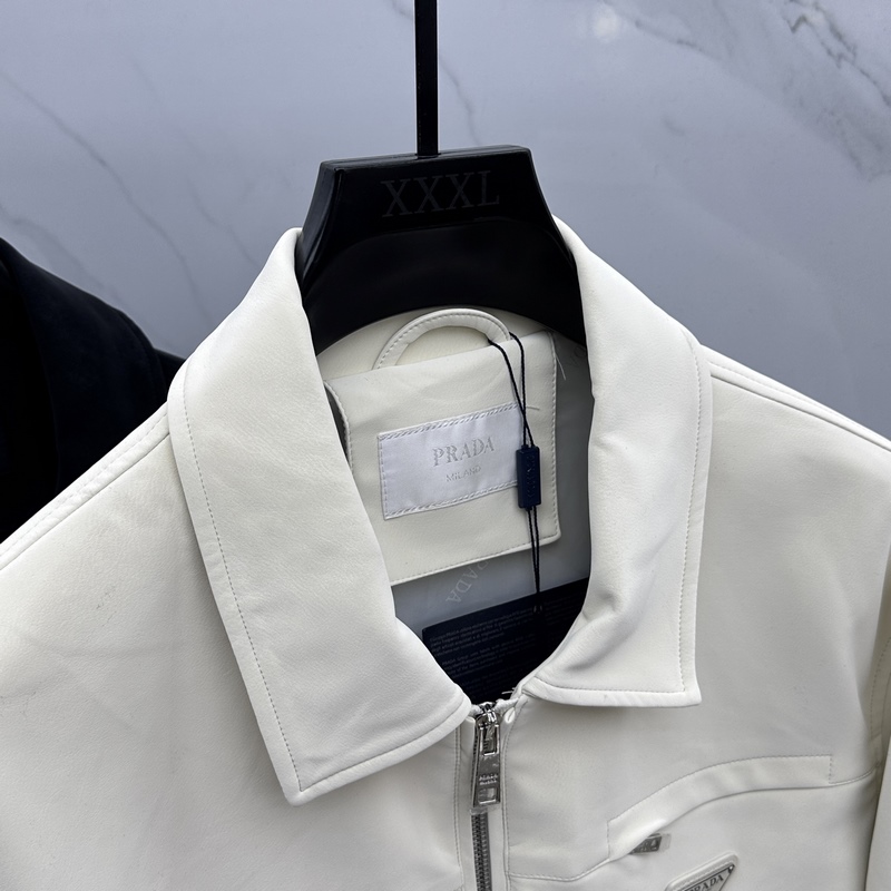 Prada普拉達 -匠心織夢 源自意大利系列，以匠心獨運，經典三角標為您打造不凡