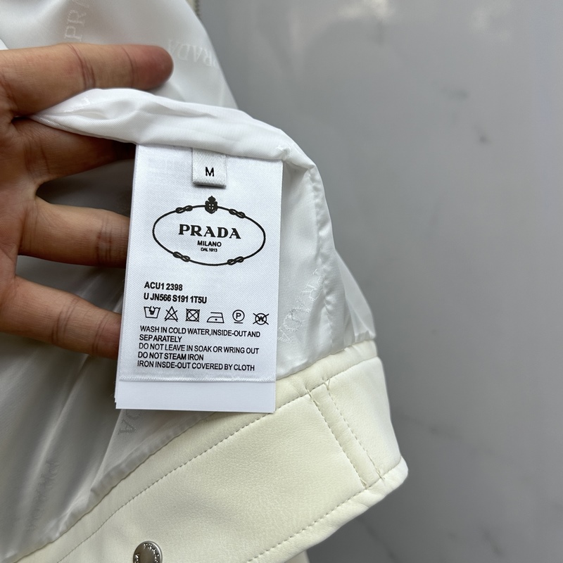 Prada普拉達 -匠心織夢 源自意大利系列，以匠心獨運，經典三角標為您打造不凡