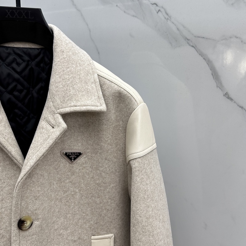 Prada普拉達 2026P家翻領(lǐng)款自帶複古時尚情懷的一款吸睛時尚單品時尚拼皮休