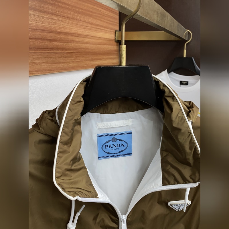 普拉達(dá) 2026年秋冬新款 官網(wǎng) 高端原廠代工出品， 官方經(jīng)典王牌單品！最新棉衣