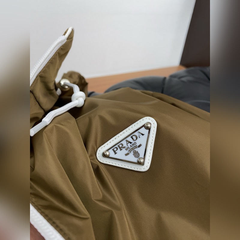 普拉達(dá) 2026年秋冬新款 官網(wǎng) 高端原廠代工出品， 官方經(jīng)典王牌單品！最新棉衣
