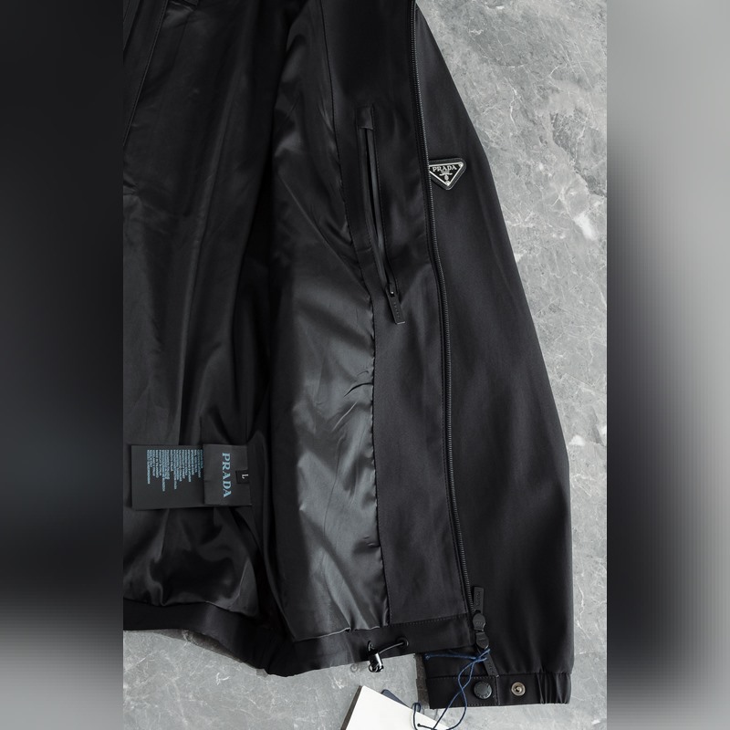 Prada 普拉達2026fw秋冬最新高密度防風防水面料保暖纖維填充來自p家經典