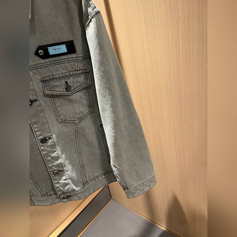 PRA*DA 普拉達 2026秋冬新款男女同款 牛仔夾克外套，新品發售！牛仔蘭高