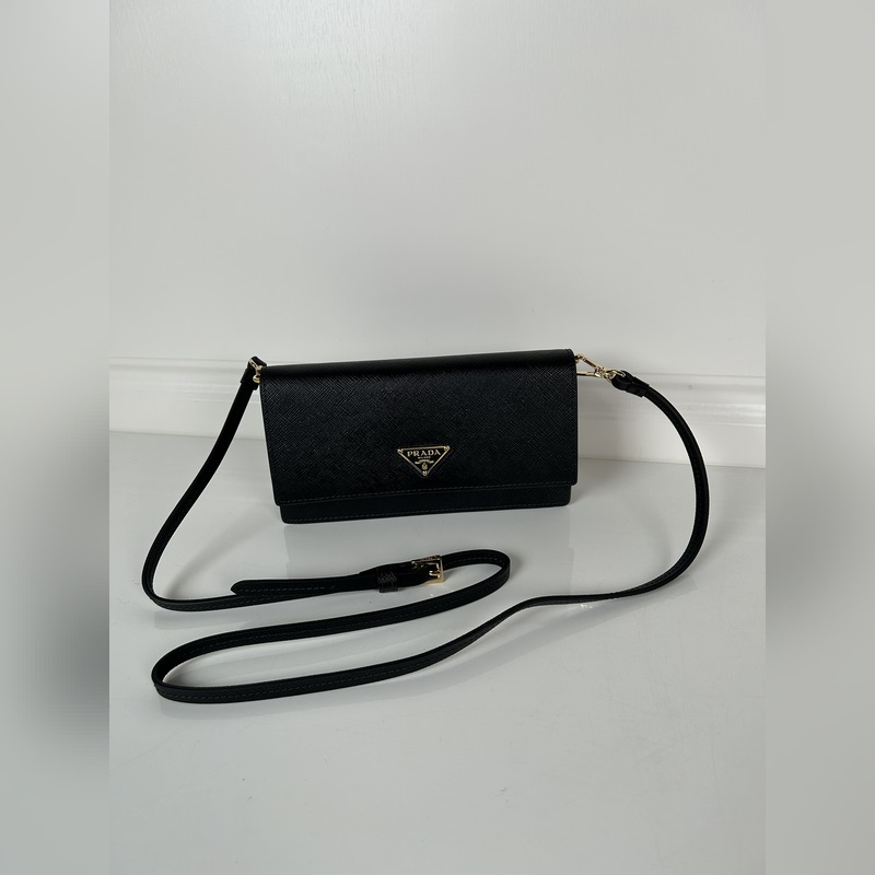 PRADA 普拉達 女士多功能迷你小背包，型號1MF059，翻蓋式卡夾搭配可拆卸