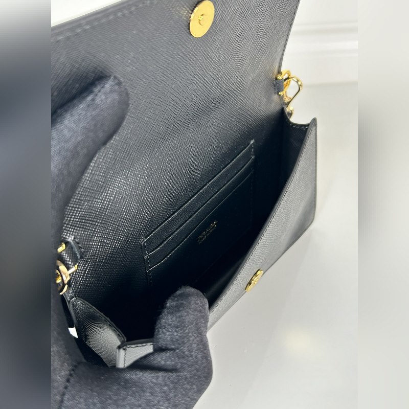 PRADA 普拉達 女士多功能迷你小背包，型號1MF059，翻蓋式卡夾搭配可拆卸