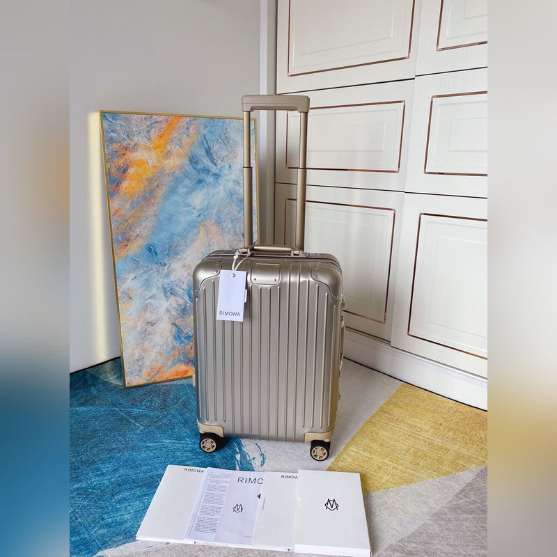 專櫃升級(jí)新款zp，925系列全鋁鎂合金 全新一體標(biāo)logo，內(nèi)裡，合頁(yè)，輪子統(tǒng)一