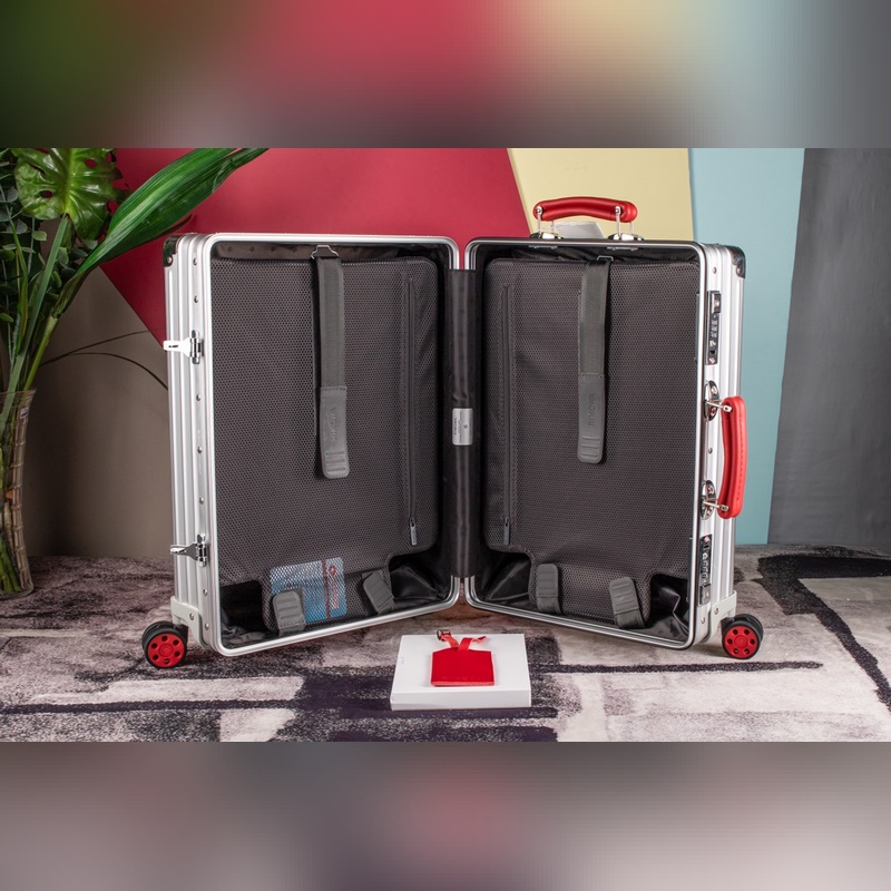 Rimowa2026年專櫃新款，彩色皮質(zhì)把手，對版吊牌，彈跳拉桿，國際海關(guān)鎖，進