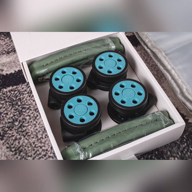 Rimowa2026年專櫃新款，彩色皮質(zhì)把手，對版吊牌，彈跳拉桿，國際海關(guān)鎖，進(jìn)