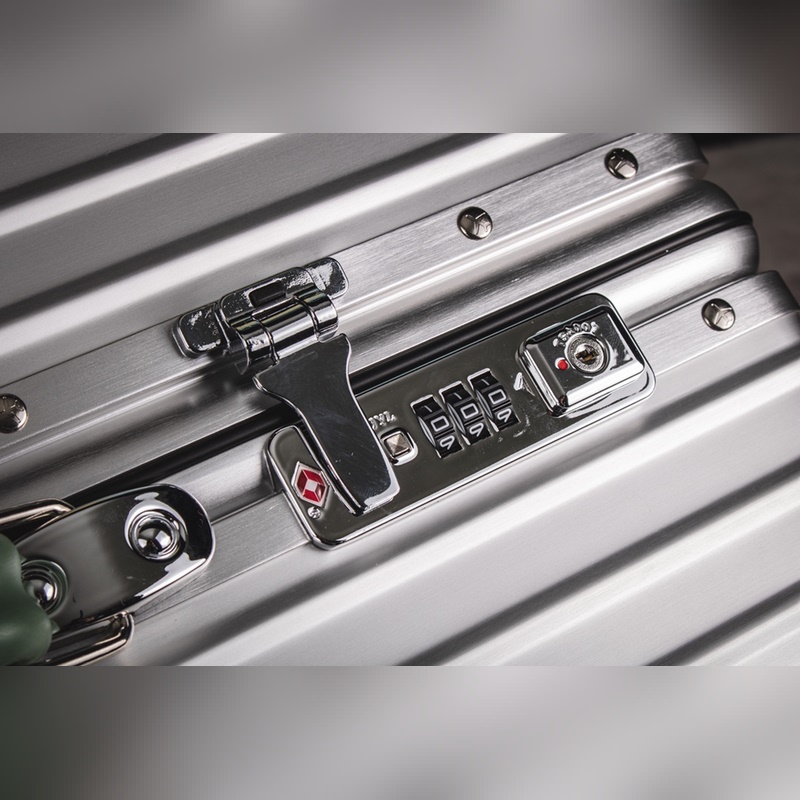 Rimowa2026年專櫃新款，彩色皮質(zhì)把手，對版吊牌，彈跳拉桿，國際海關(guān)鎖，進(jìn)