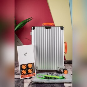 Rimowa2026年專櫃新款，彩色皮質(zhì)把手，對(duì)版吊牌，彈跳拉桿，國際海關(guān)鎖，進(jìn)