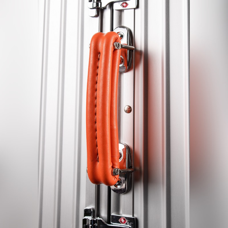 Rimowa2026年專櫃新款，彩色皮質(zhì)把手，對版吊牌，彈跳拉桿，國際海關(guān)鎖，進(jìn)