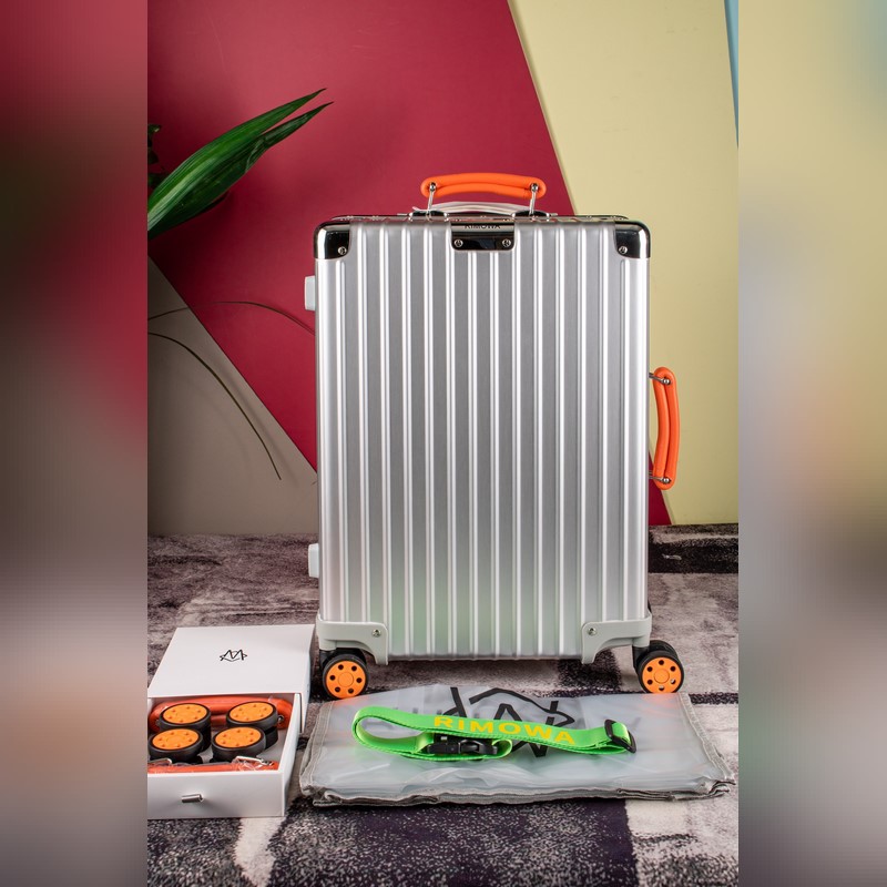 Rimowa2026年專櫃新款，彩色皮質(zhì)把手，對版吊牌，彈跳拉桿，國際海關(guān)鎖，進(jìn)