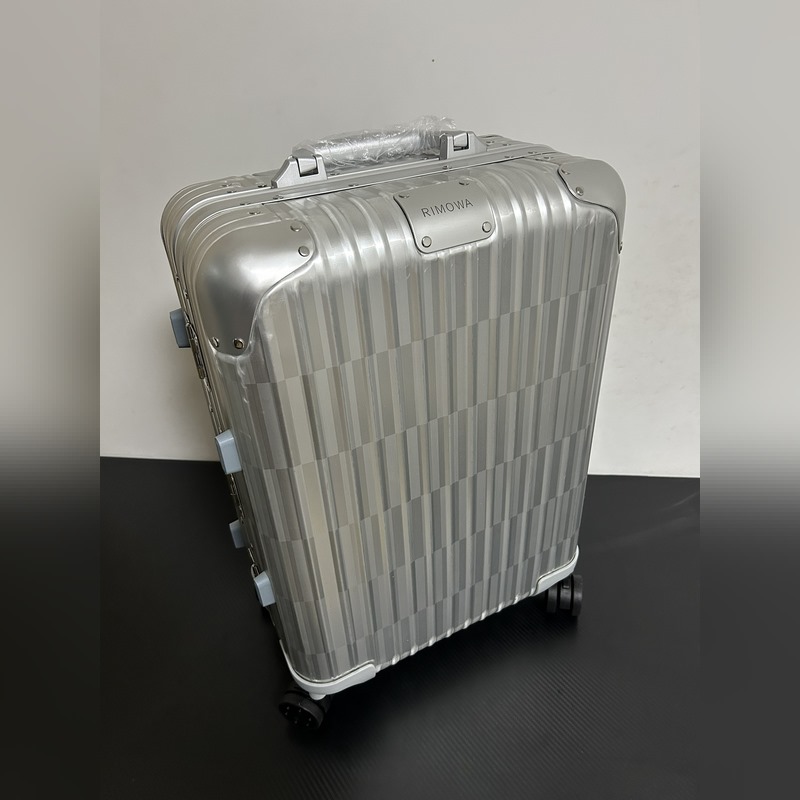 RIMOWA 1全球限量 2002隻的 Optical登機(jī) 箱 Sook 全球2