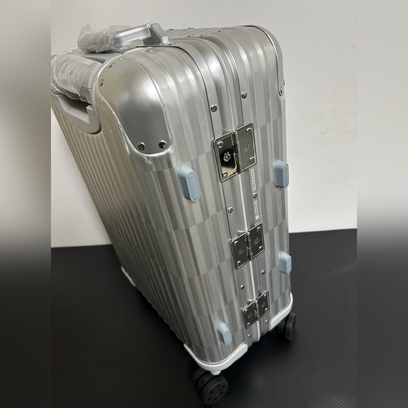 RIMOWA 1全球限量 2002隻的 Optical登機(jī) 箱 Sook 全球2