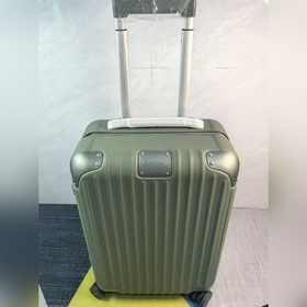 Rimowa全牛皮款 distinct系列， 21寸登機(jī)箱，橄欖綠色 簡(jiǎn)介說明