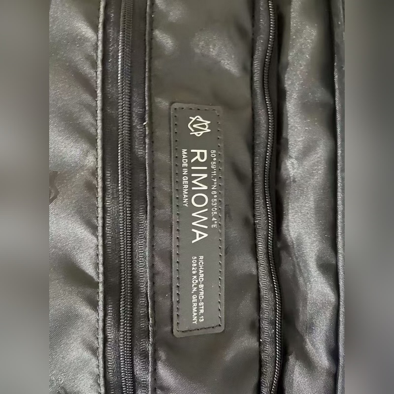 R家全牛皮款 distinct系列，預售 21寸登機箱 黑色，藍色 簡介說明 1