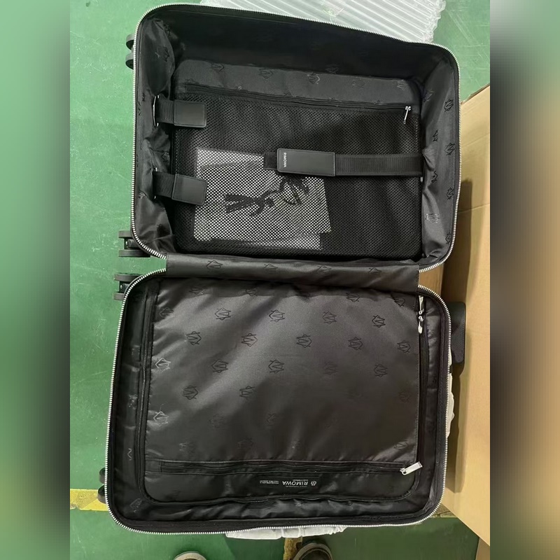 R家全牛皮款 distinct系列，預售 21寸登機箱 黑色，藍色 簡介說明 1