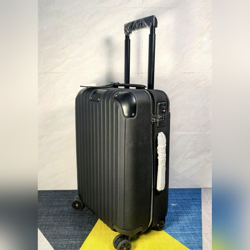 Rimowa全牛皮款 distinct系列， 21寸登機箱 黑色，藍色 簡介說明