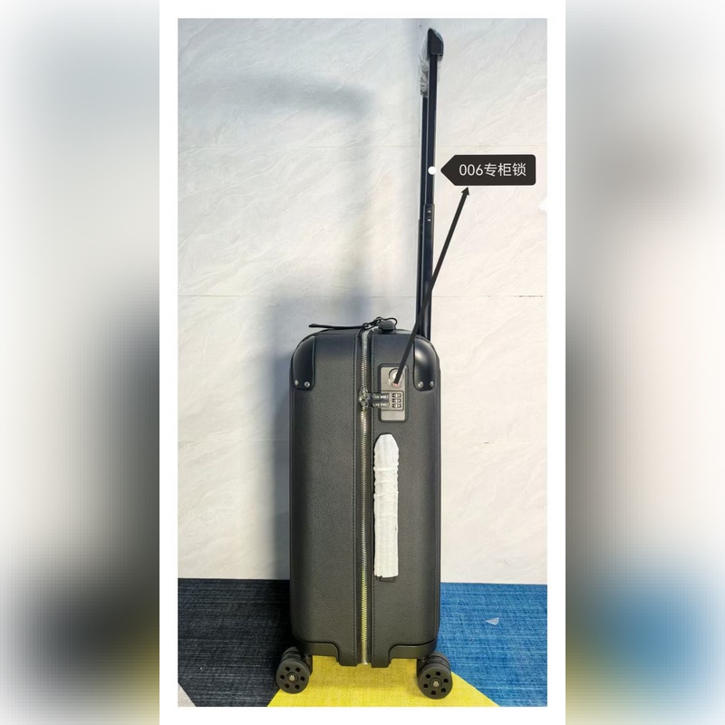 Rimowa全牛皮款 distinct系列， 21寸登機箱 黑色，藍色 簡介說明