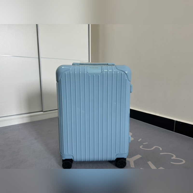 Essential系列 冰川藍 尺寸21-26-30-31-33 材質：聚碳酸酯