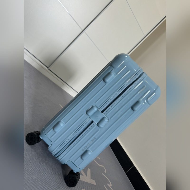 Essential系列 冰川藍 尺寸21-26-30-31-33 材質：聚碳酸酯