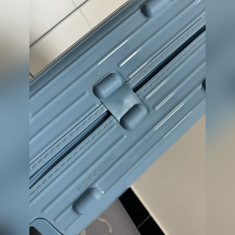 Essential系列 冰川藍 尺寸21-26-30-31-33 材質：聚碳酸酯