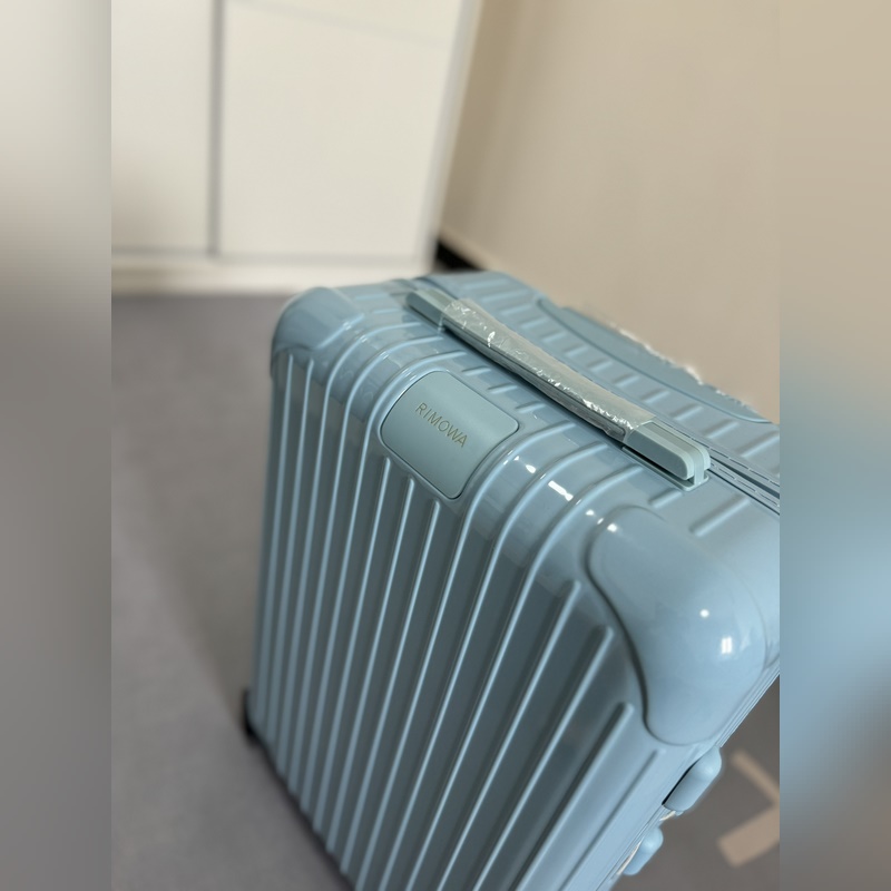 Essential系列 冰川藍 尺寸21-26-30-31-33 材質：聚碳酸酯