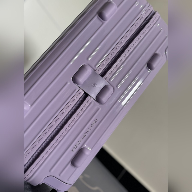 Essential系列 薰衣草紫 尺寸21-26-30-31-33 材質：聚碳酸