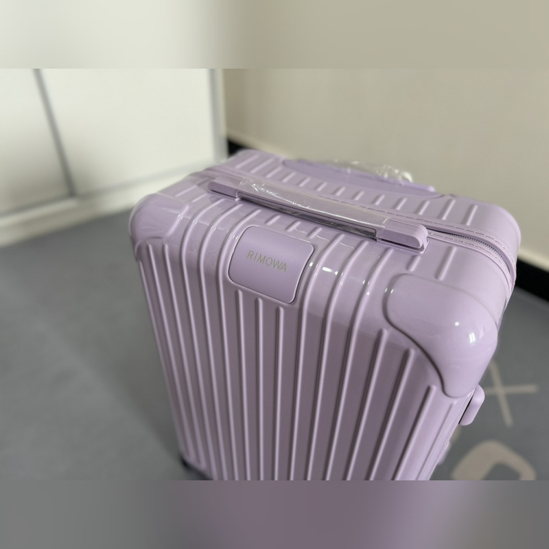 Essential系列 薰衣草紫 尺寸21-26-30-31-33 材質：聚碳酸