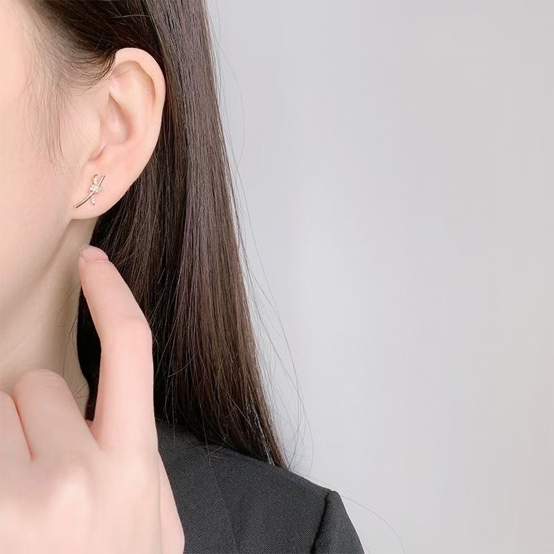 蒂芙尼繩結鑲鑽打結耳釘