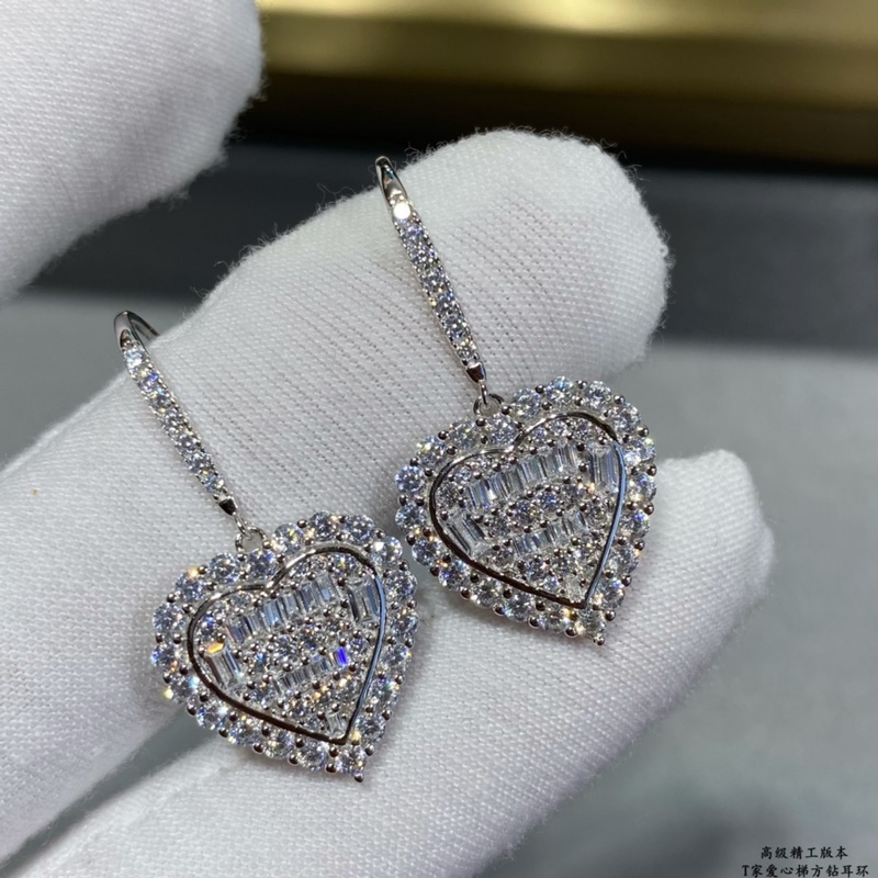 9 2 5 7600210 蒂芙尼梯方愛心耳環，新款群鑲梯方滿鑽愛心耳環 甜美清