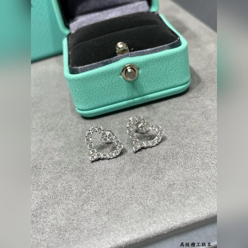 高版本，下血本 采用5A高碳鑽，蒂芙尼愛心心形耳釘 定制獨家精切160道切割工藝