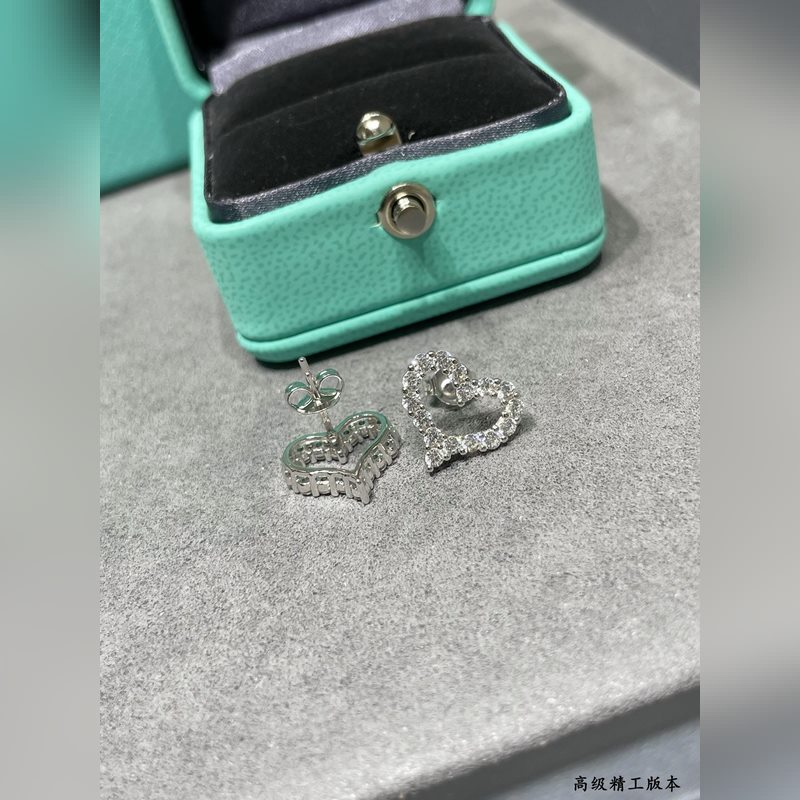 高版本，下血本 采用5A高碳鑽，蒂芙尼愛心心形耳釘 定制獨家精切160道切割工藝