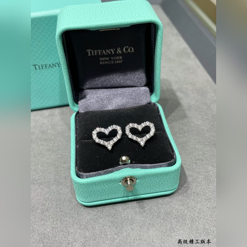 高版本，下血本 采用5A高碳鑽，蒂芙尼愛心心形耳釘 定制獨家精切160道切割工藝