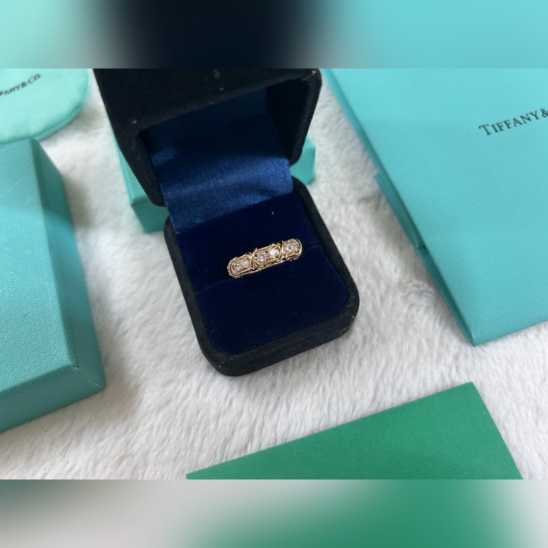 蒂芙尼 Tiffany 十六石交叉戒指 碼數：6-9號