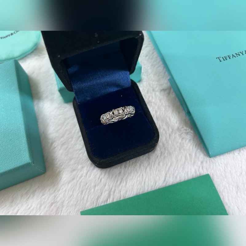 蒂芙尼 Tiffany 十六石交叉戒指 碼數：6-9號