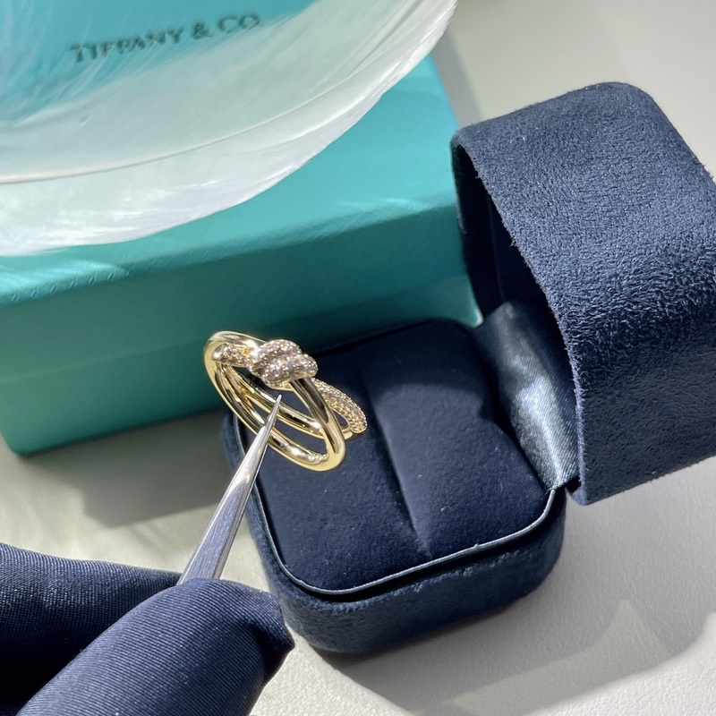 蒂芙尼T knot雙行戒指 2026年Ｔ家新作 Knot戒指 萬衆期待 T k