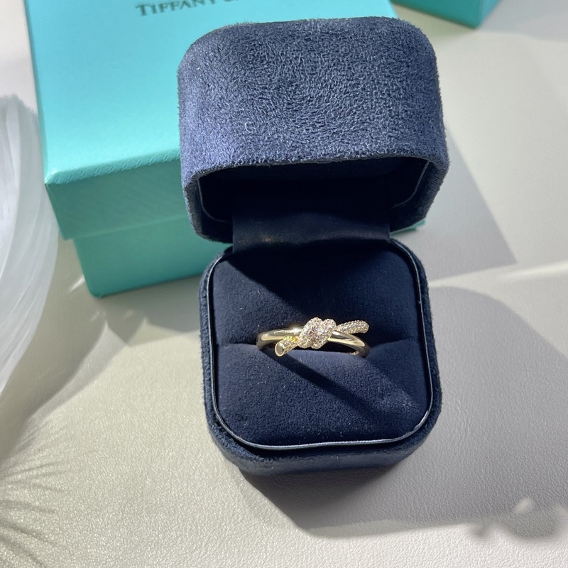 蒂芙尼T knot雙行戒指 2026年Ｔ家新作 Knot戒指 萬衆期待 T k