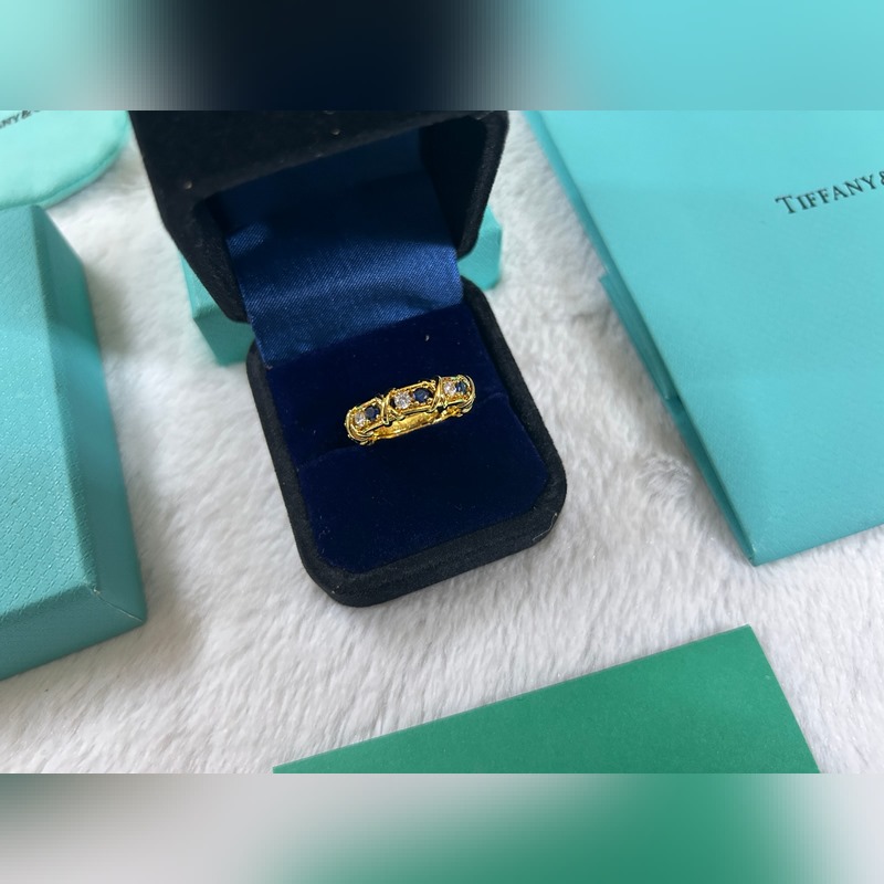 蒂芙尼 Tiffany 十六石交叉戒指 白鑽間籃鑽 碼數：6-9號