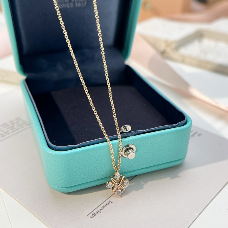 蒂芙尼項鍊 交叉四鑽項鍊 愛情像一顆永恒的鑽石閃亮著 因為閃亮而心動著