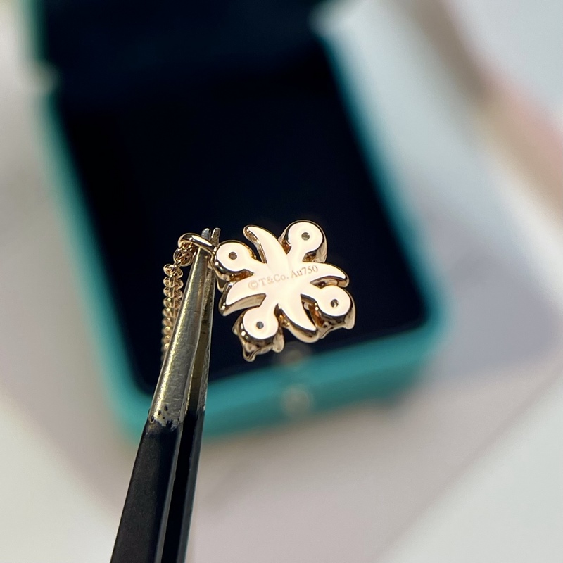 蒂芙尼項鍊 交叉四鑽項鍊 愛情像一顆永恒的鑽石閃亮著 因為閃亮而心動著