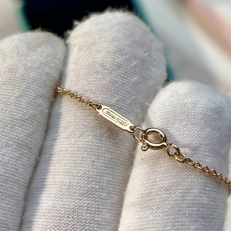 蒂芙尼項鍊 交叉四鑽項鍊 愛情像一顆永恒的鑽石閃亮著 因為閃亮而心動著