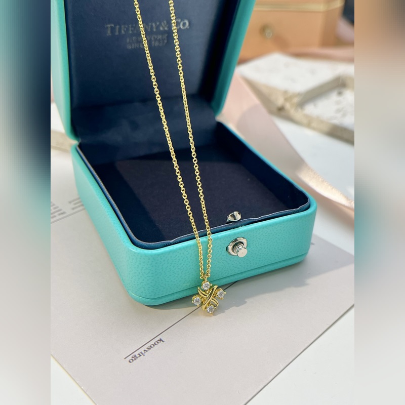 蒂芙尼項鍊 交叉四鑽項鍊 愛情像一顆永恒的鑽石閃亮著 因為閃亮而心動著