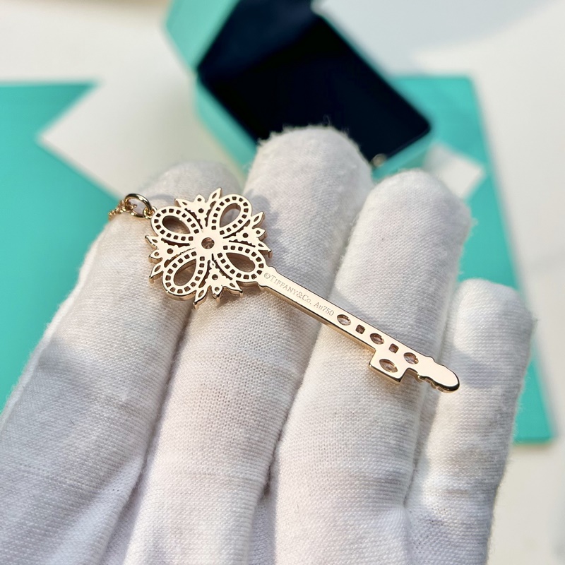 蒂芙尼鑰匙吊墜項鍊 Tiffany維多利亞鑰匙項鍊，將傳奇工匠的巧思與當代珠寶的