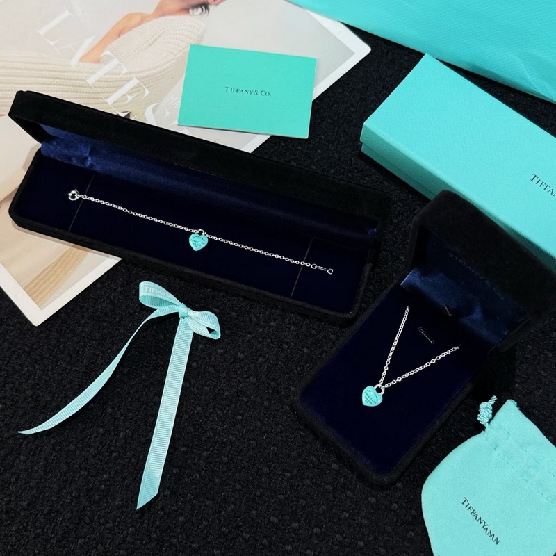 蒂芙尼手鍊 新品琺瑯愛心手鍊