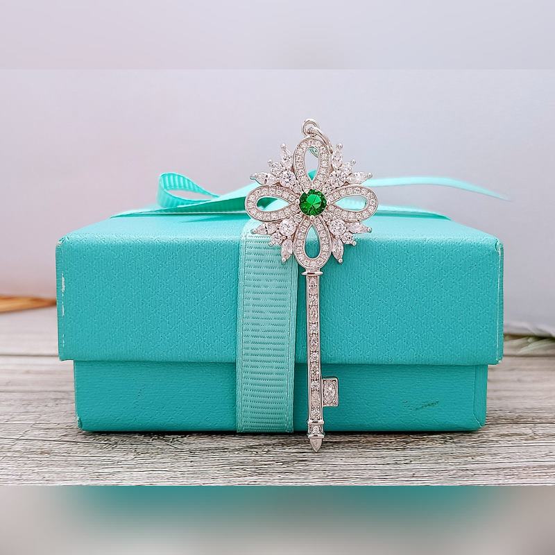 蒂芙尼鑰匙 項鍊 材質：s925銀 電鍍顔色：白金色，玫瑰金色 主石顔色：紅，綠