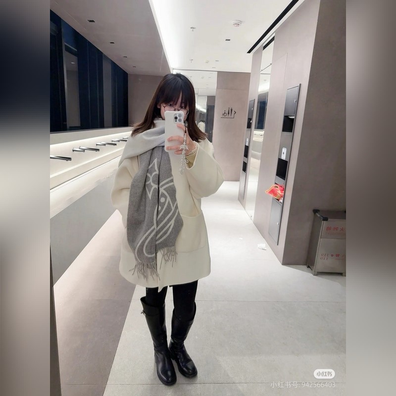 西太後土星披肩 薇薇安 維斯特伍德 小衆(zhòng)奢品 低調(diào)簡約 手感柔軟 100%羊絨