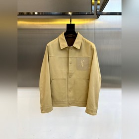 SAINT LAURENT聖羅蘭、2026秋冬系列男士經(jīng)典徽章夾克外套。 本季