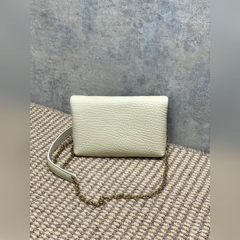奶白 Calypso 新款 mini鍊條包 不一樣的信封包 鍊條可拆卸做手包，手